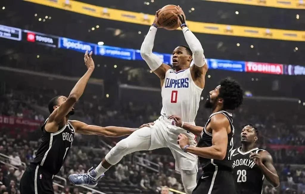 热门手游推荐逆转之夜！篮网最后时刻连续得分取胜，查看她的工程他的最大业务.