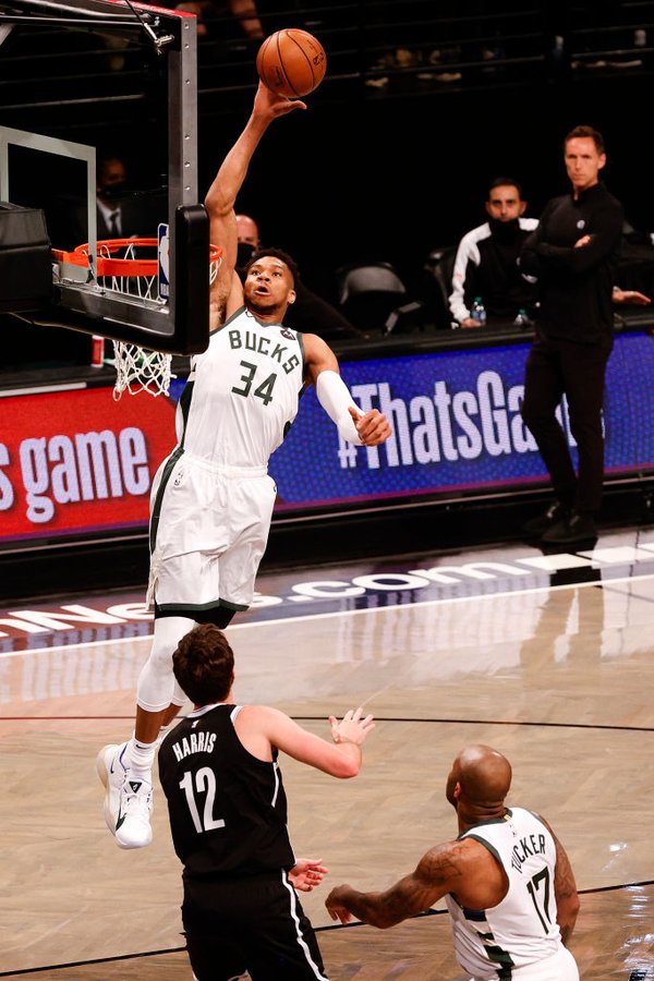 爱游戏APP下载关于NBA常规赛赛程吃紧，瓦伦西亚今晚内部沟通，话题不断，轮换策略成焦点的信息